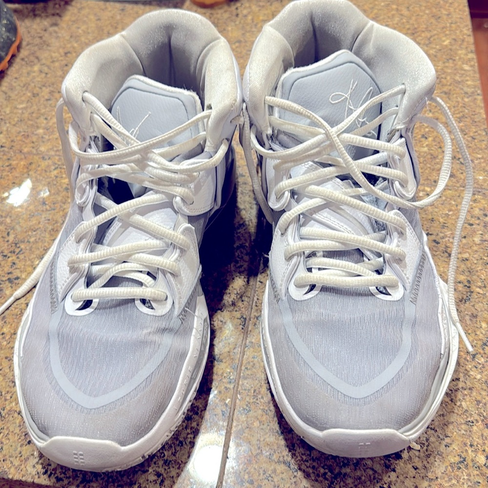 Nike Kyrie Infinity Size 11.5